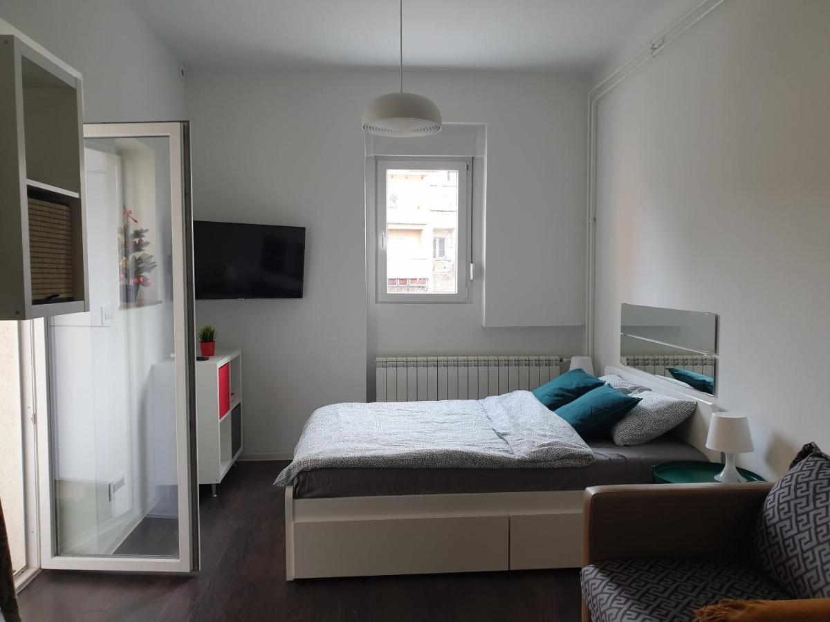 Studio Apartment "Savski Trg" Белград Екстериор снимка